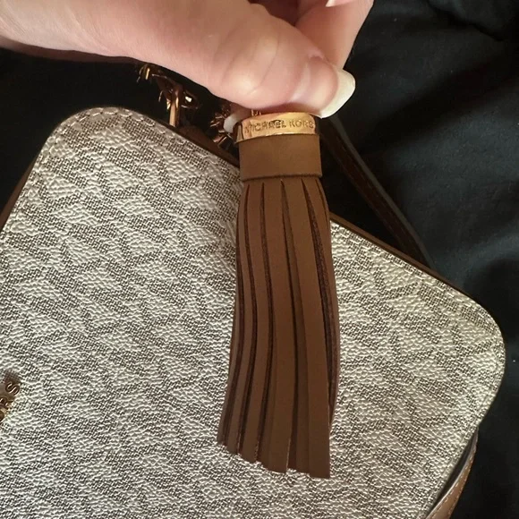 BRAND NEW Michael Kors Bag - Picture 6 of 10